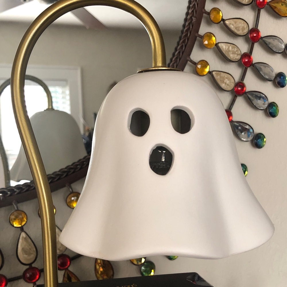 NWT White Ghost Candle Warmer Table Lamp
